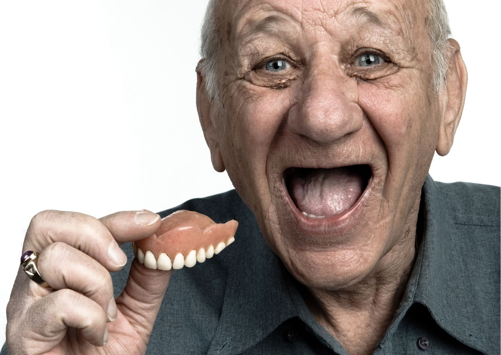 Medicamentos Comúnmente Prescritos Después de la Colocación de Prótesis Dentales