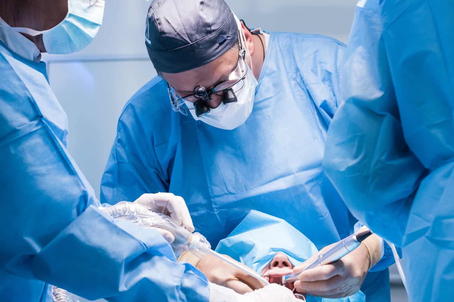 Medicamentos Comunes Prescritos Tras Cirugía Dental Estética