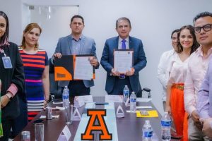 POLICLÍNICA Óptima