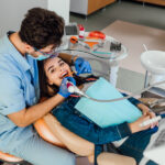 Tratamiento dental integral contra caries recurrentes y medicamentos complementarios efectivos