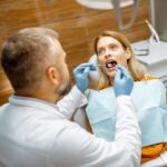 Tratamiento dental moderno con cirugía digital y medicinas recomendadas